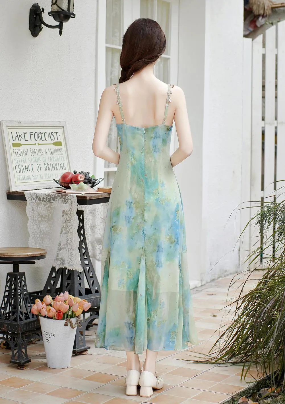Graceful A-line Strappy Dress Featuring a Stunning Gradient Print