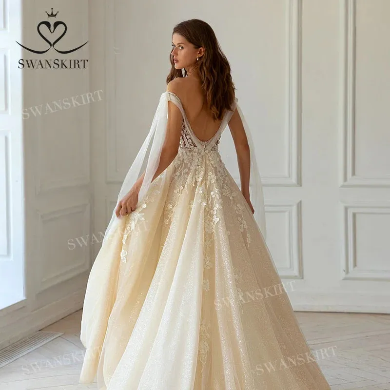 Wedding Guest Dresses: Wedding Dress Appliqued Open Back A-Line Princess