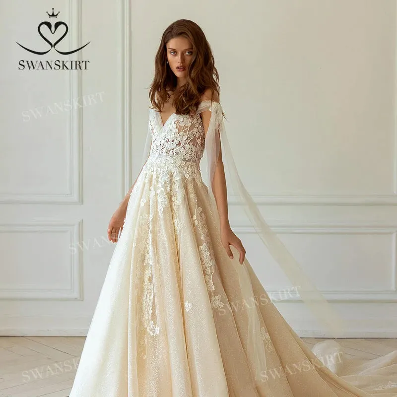 Wedding Guest Dresses: Wedding Dress Appliqued Open Back A-Line Princess