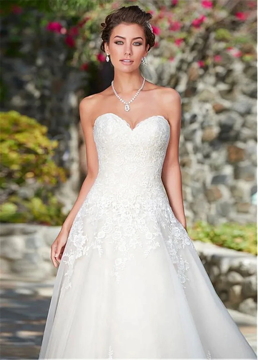 Wedding Guest Dresses: White Sweetheart Neck Tulle Lace Applique A-line