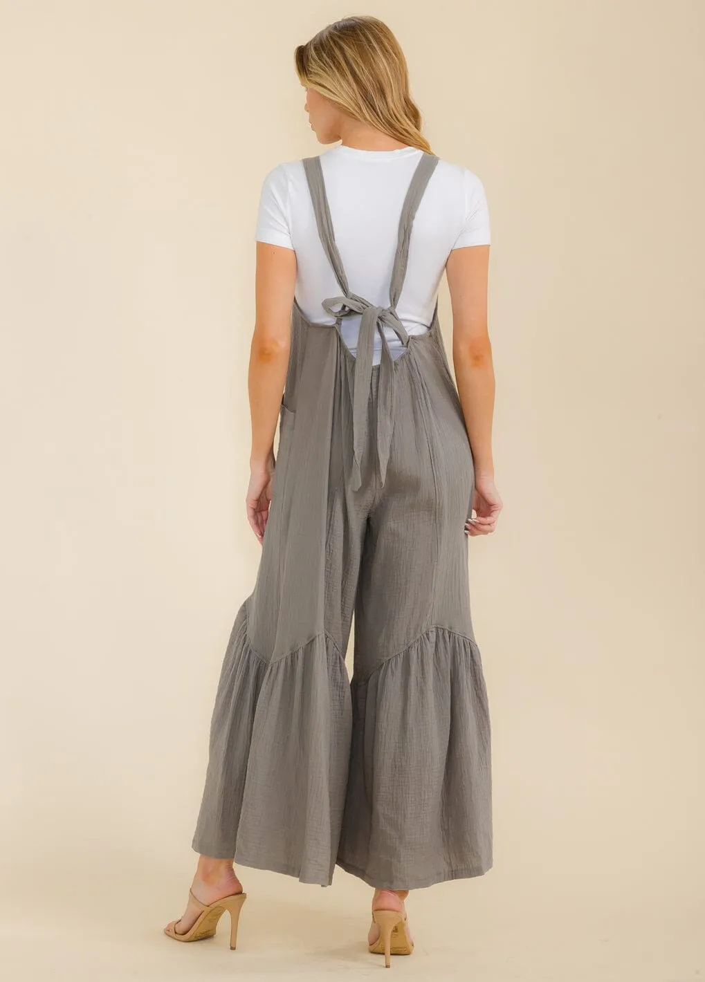 WOMEN'S SLEEVELESS OPEN BACK TIERED FRONT POCKETS WIDE LEG JUMPSUIT