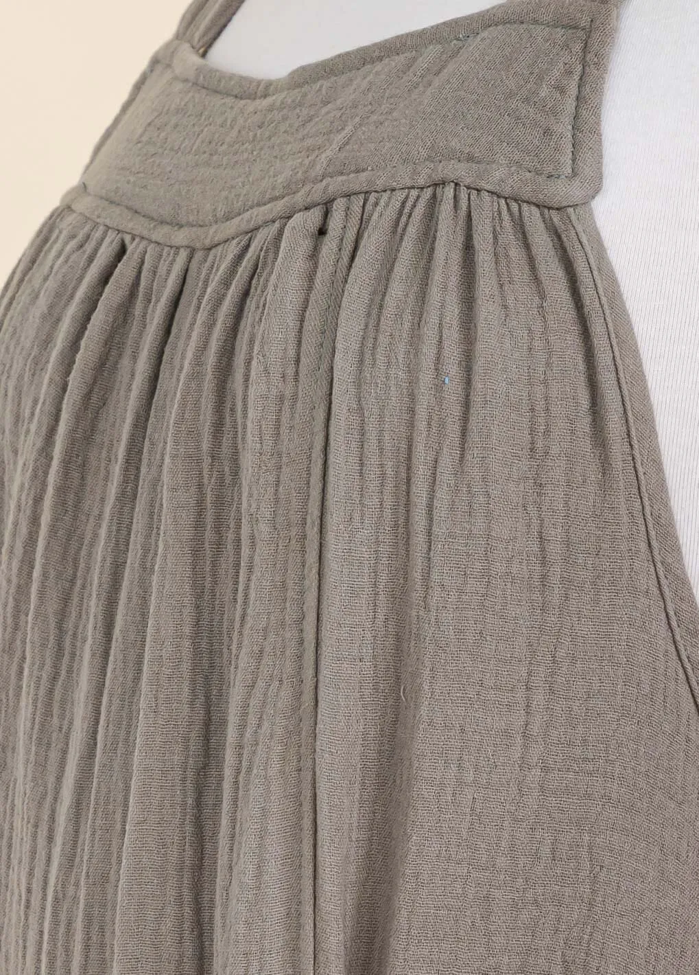 WOMEN'S SLEEVELESS OPEN BACK TIERED FRONT POCKETS WIDE LEG JUMPSUIT